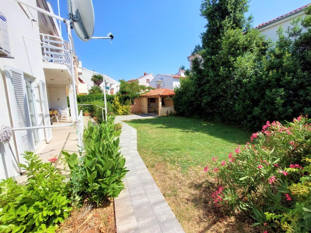 Apartments Neva & Neva Beach House Srima Esterno foto