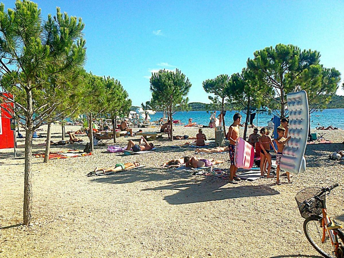 Apartments Neva & Neva Beach House Srima Esterno foto